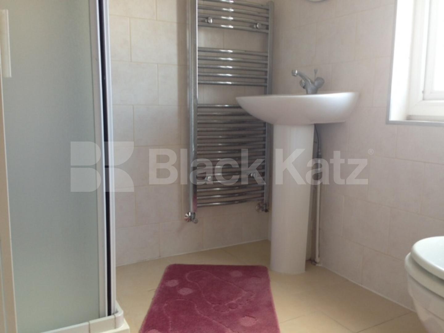 			NEW INSTRUCTION, 4 Bedroom, 1 bath, 1 reception House			 Northfields Road, North Acton